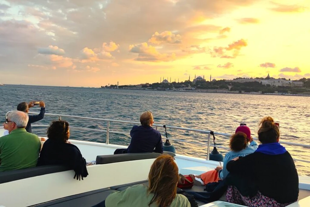 Croisière au Coucher du Soleil VIP
