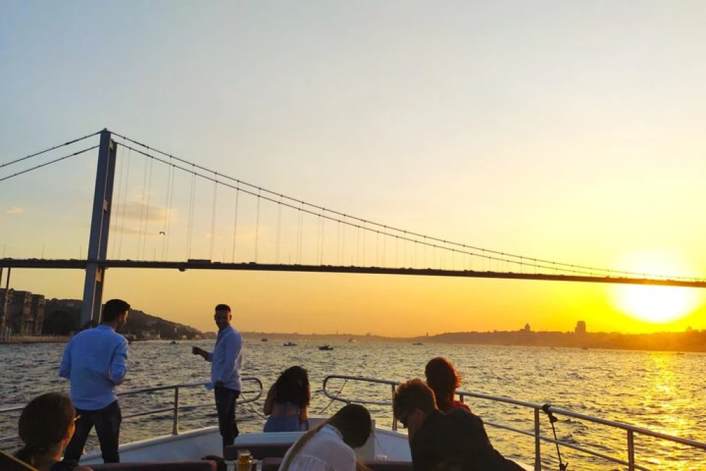 Croisière au Coucher du Soleil VIP
