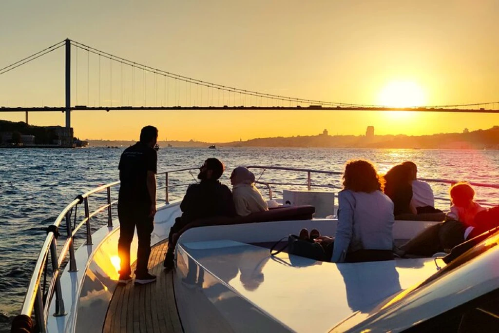 Croisière au Coucher du Soleil VIP