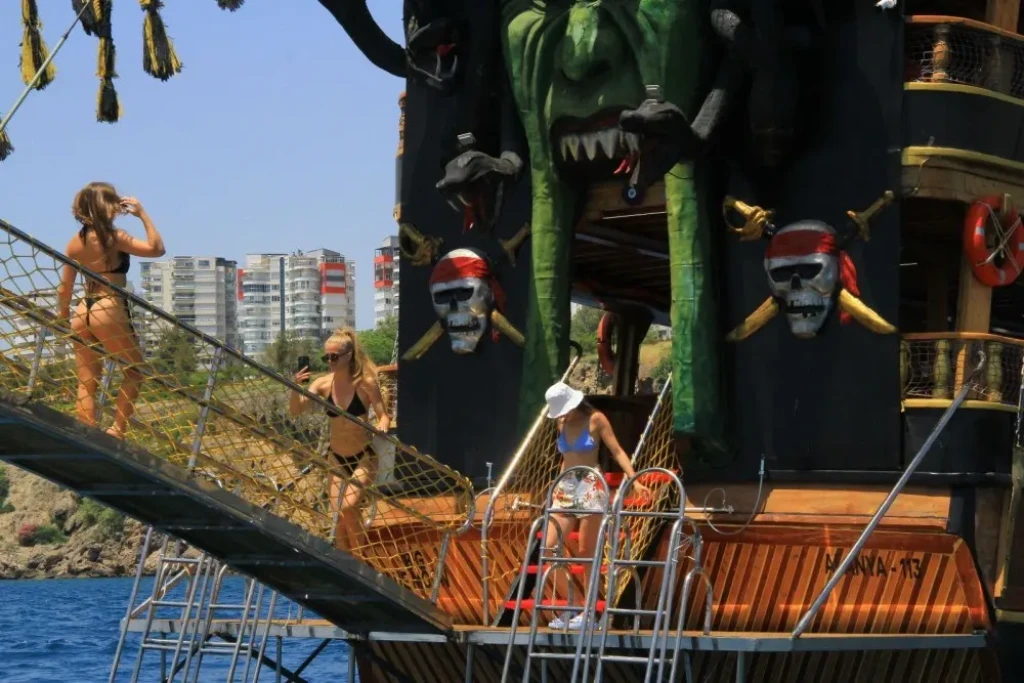 Antalya Pirate Boat Trip With Lunch and Soft Drinks