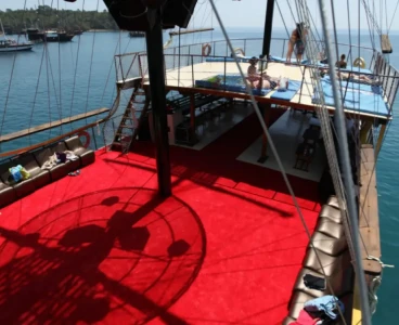 Antalya Pirate Boat Trip With Lunch and Soft Drinks