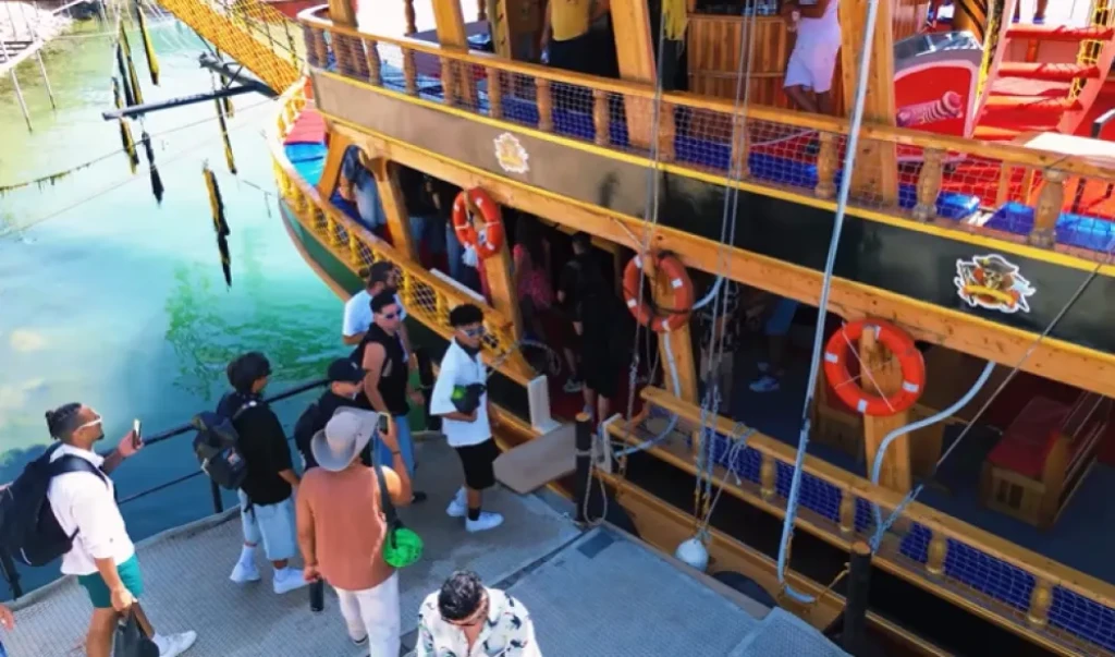 Antalya Pirate Boat Trip With Lunch and Soft Drinks