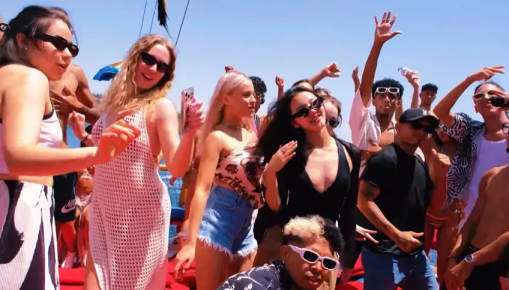 Antalya Pirate Boat Trip With Lunch and Soft Drinks