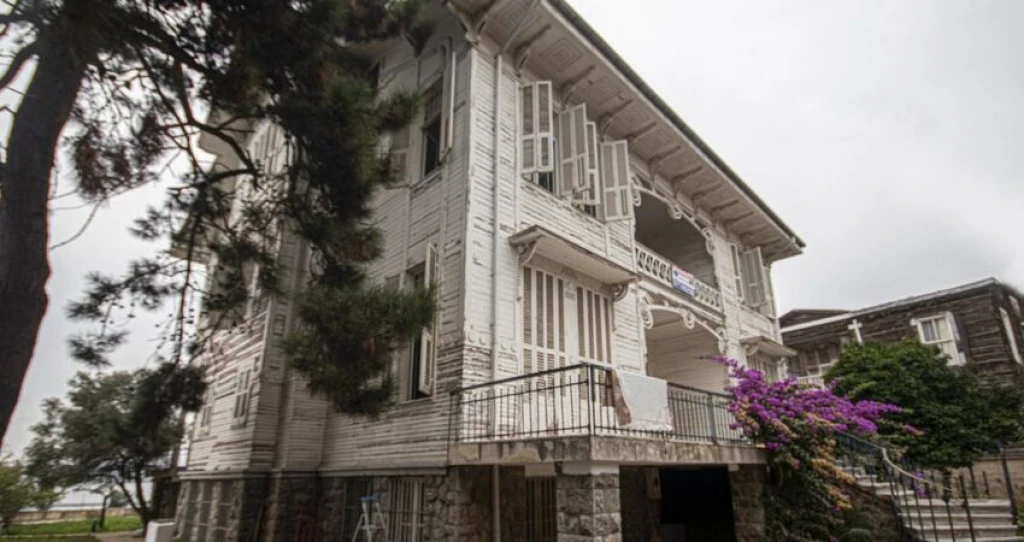 Day Trip by Private Boat to the Istanbul Islands (Büyükada-Heybeliada) and Eminönü Tour on 8 August 2026