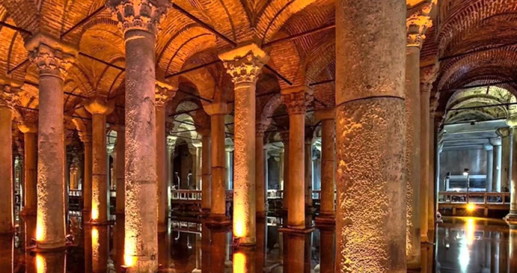 İSTANBUL TARİHİ YARIMADA TOPKAPI-AYASOFYA-YEREBATAN-SULTANAHMET-GÜLHANE TURU 2 AĞUSTOS 2026