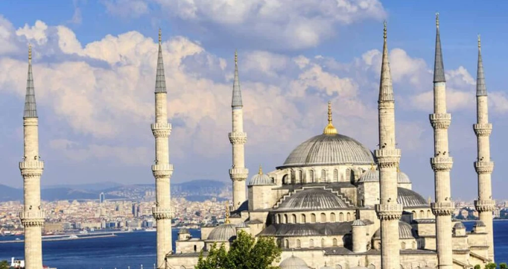 İSTANBUL TARİHİ YARIMADA TOPKAPI-AYASOFYA-YEREBATAN-SULTANAHMET-GÜLHANE TURU 2 AĞUSTOS 2026