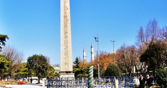 İSTANBUL TARİHİ YARIMADA TOPKAPI-AYASOFYA-YEREBATAN-SULTANAHMET-GÜLHANE TURU 2 AĞUSTOS 2026