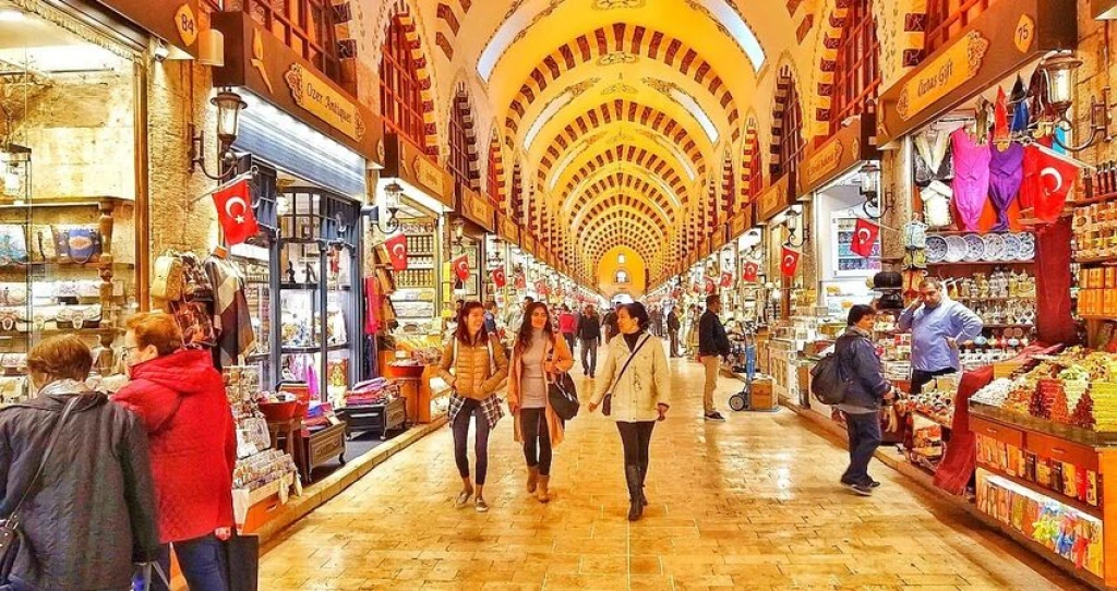 İSTANBUL BOĞAZDA TEKNE TURU ORTAKÖY VENEZİA OUTLET AVM TURU 4 EKİM 2026