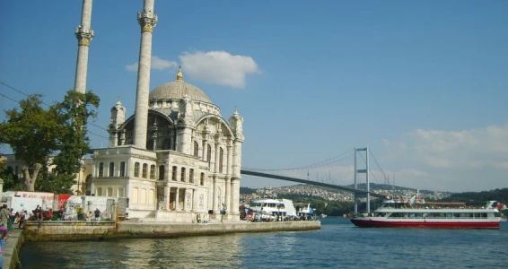 İSTANBUL BOĞAZDA TEKNE TURU ORTAKÖY VENEZİA OUTLET AVM TURU 4 EKİM 2026