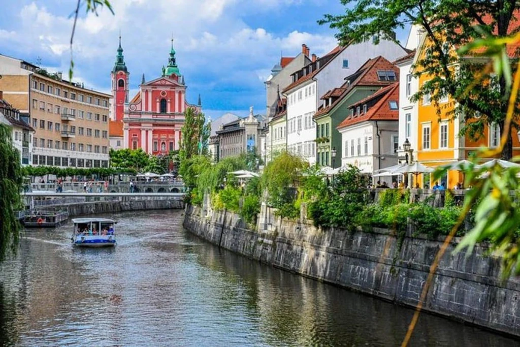 KLASİK İTALYA PROMO TURU TÜRK HAVA YOLLARI İLE 7 GECE Trieste Şehir Turu Dahil!Sabah Ljubljana gidiş – Akşam Ljubljana Dönüş || 16997||22502