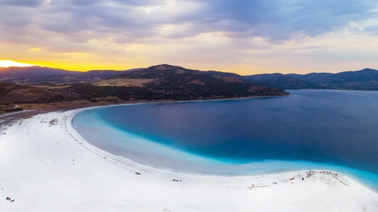 Salda Gölü Pamukkale Çeşme Alaçatı Turu / 1 Gece Otel Konaklamalı / İstanbul Çıkışlı