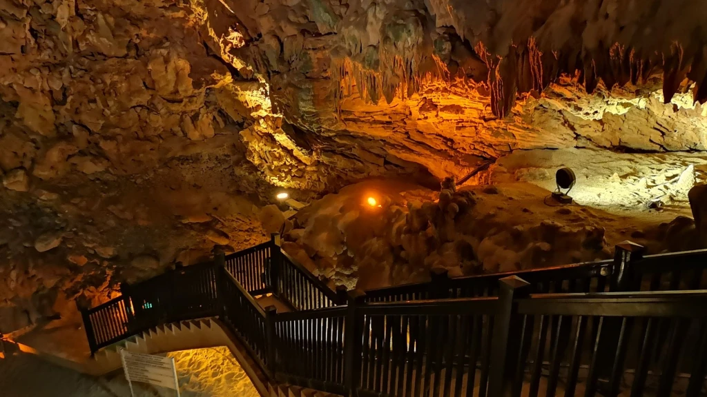 Alanya Bus Tour with Damlatas Cave & Boat Trip from Side