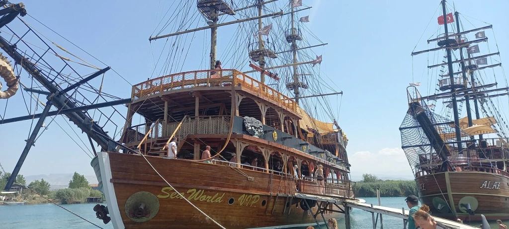 Manavgat Bazaar & Boat Trip from Side