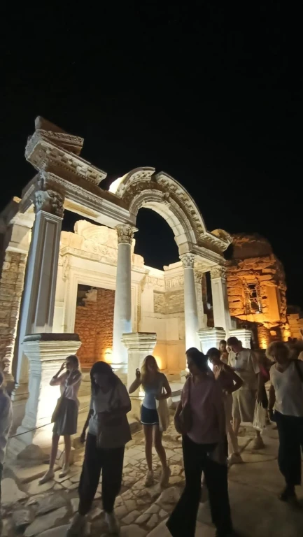 Efes Gece Müzeciliği Turu
