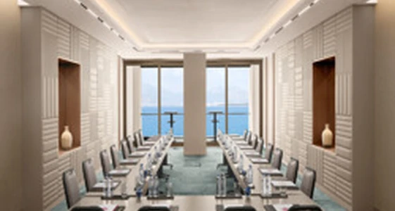 Akra V Hotel