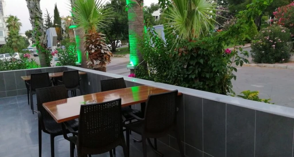 Luna Hotel
