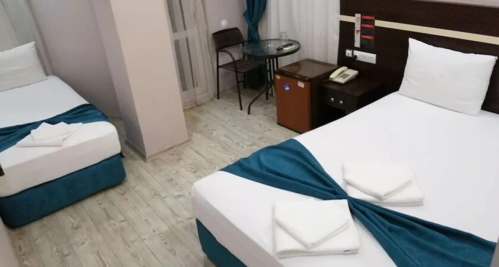 Luna Hotel