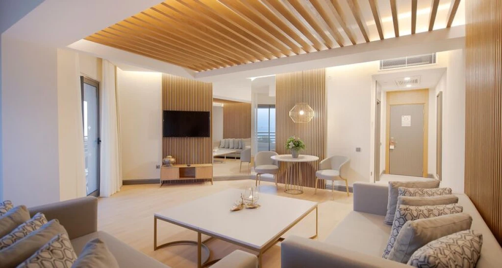 MIRAMARE BEACH HOTEL