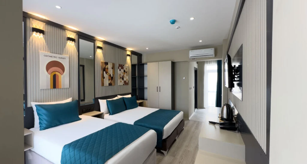 Sky Luxe Hotel