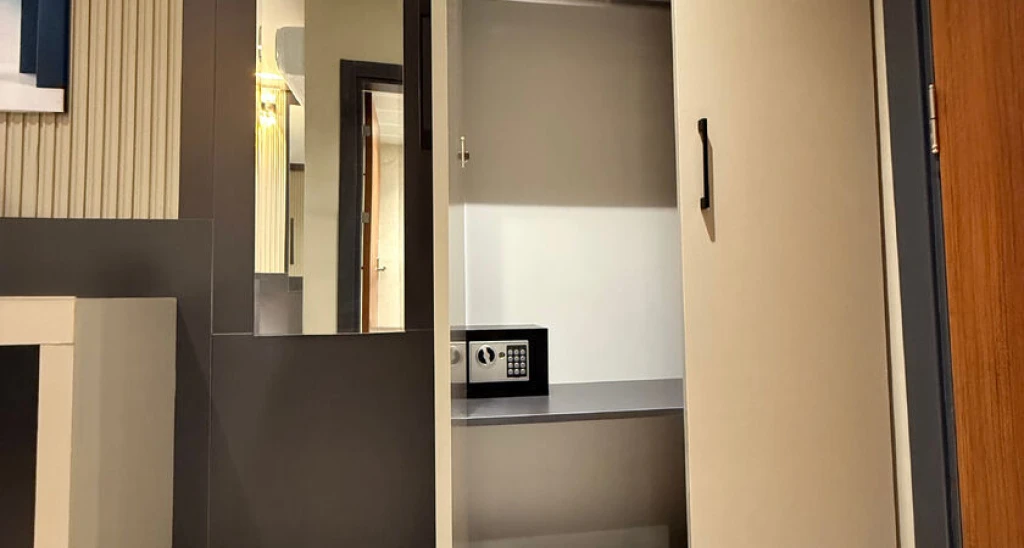 Sky Luxe Hotel