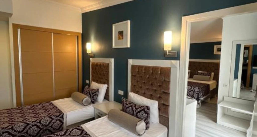 Sl La Perla Hotel