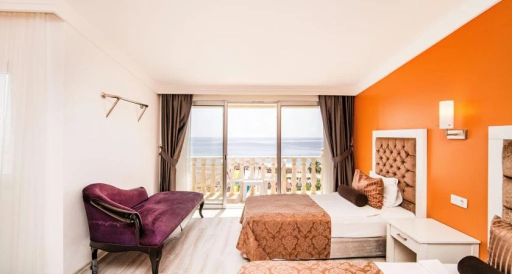 Sl La Perla Hotel