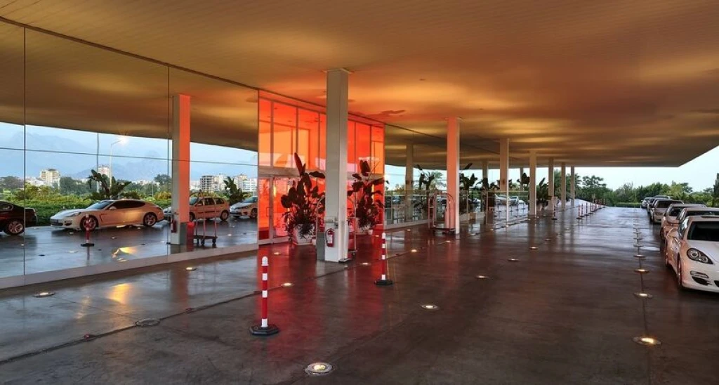 Sunis Hotel Su