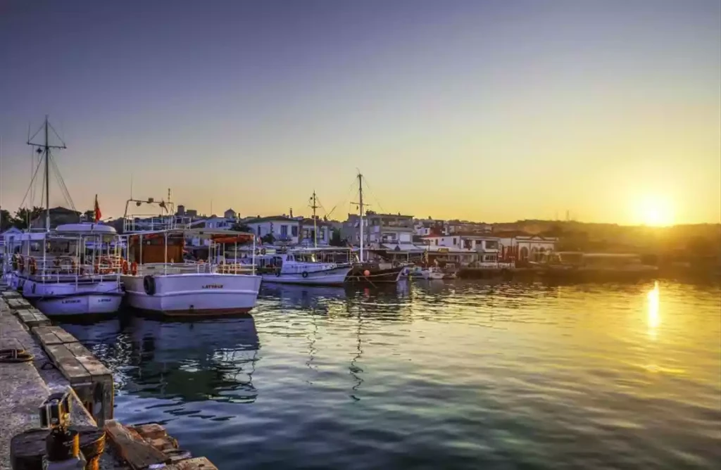 Bozcaada Assos Ayvalık Cunda Turu / 1 Gece Otel Konaklamalı