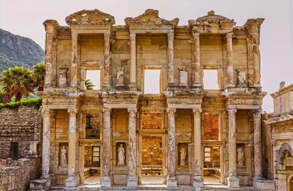 İzmir Çeşme Alaçatı Efes Şirince Turu / 1 Gece Otel Konaklamalı