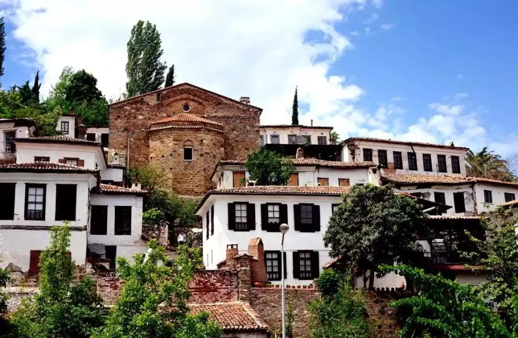 İzmir Çeşme Alaçatı Efes Şirince Turu / 1 Gece Otel Konaklamalı