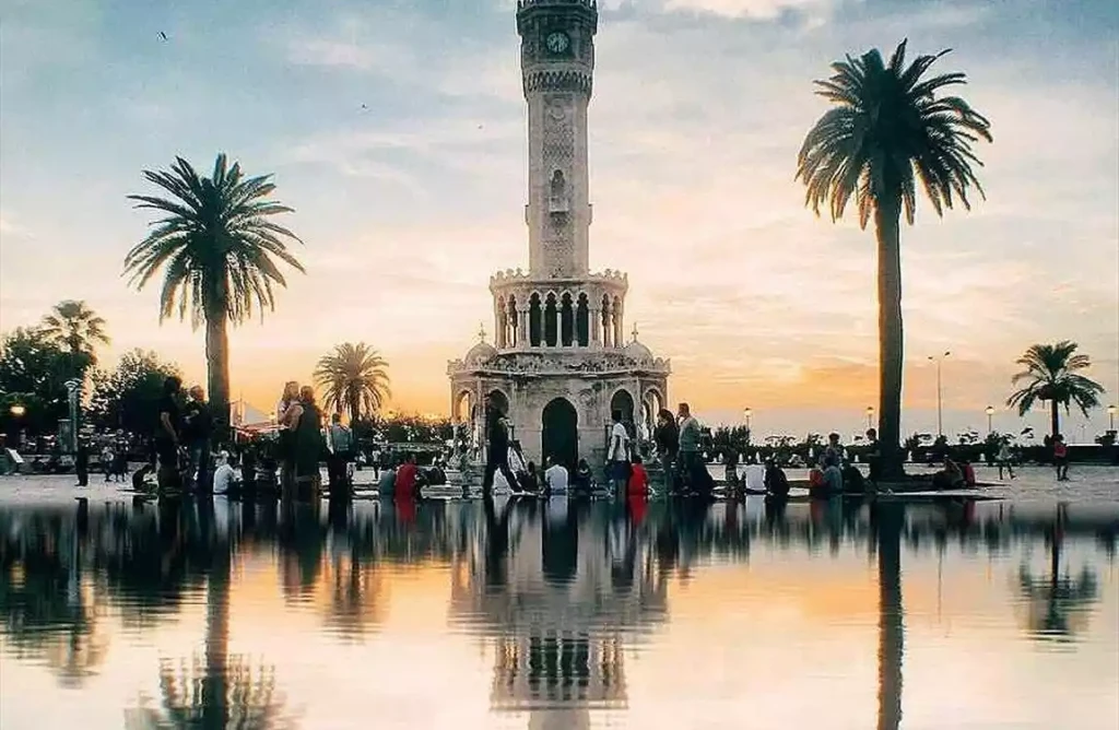 İzmir Çeşme Alaçatı Efes Şirince Turu / 1 Gece Otel Konaklamalı