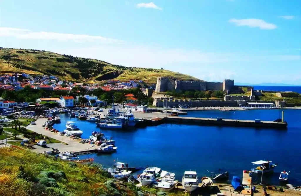 Ayvalık Cunda Assos Şeytansofrası Bozcaada Gökçeada Turu / 2 Gece Otel Konaklamalı
