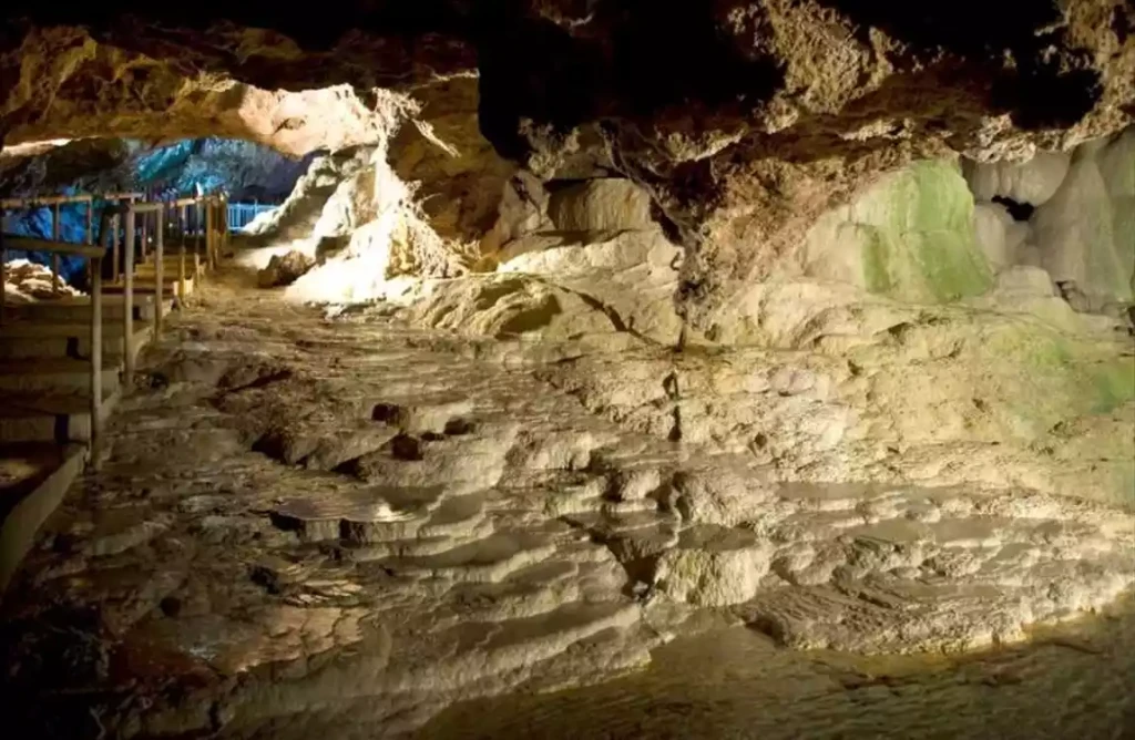 Kısıklı Kanyonu Kaklık Mağarası Pamukkale Turu 1 Gece Konaklamalı