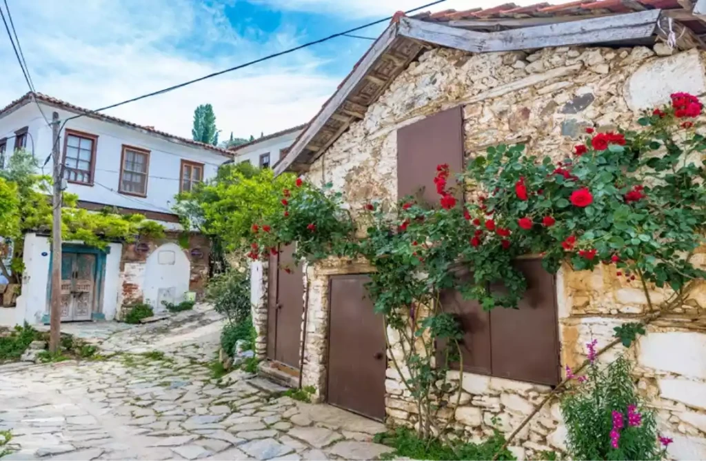 Egenin Saklı Köyleri Şirince Seferihisar Urla Alaçatı Turu 2 Gece Otel Konaklamalı