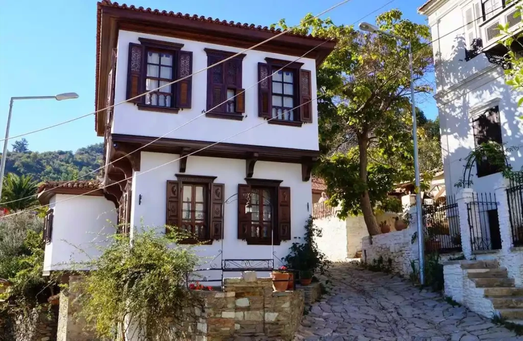 Egenin Saklı Köyleri Şirince Seferihisar Urla Alaçatı Turu 2 Gece Otel Konaklamalı