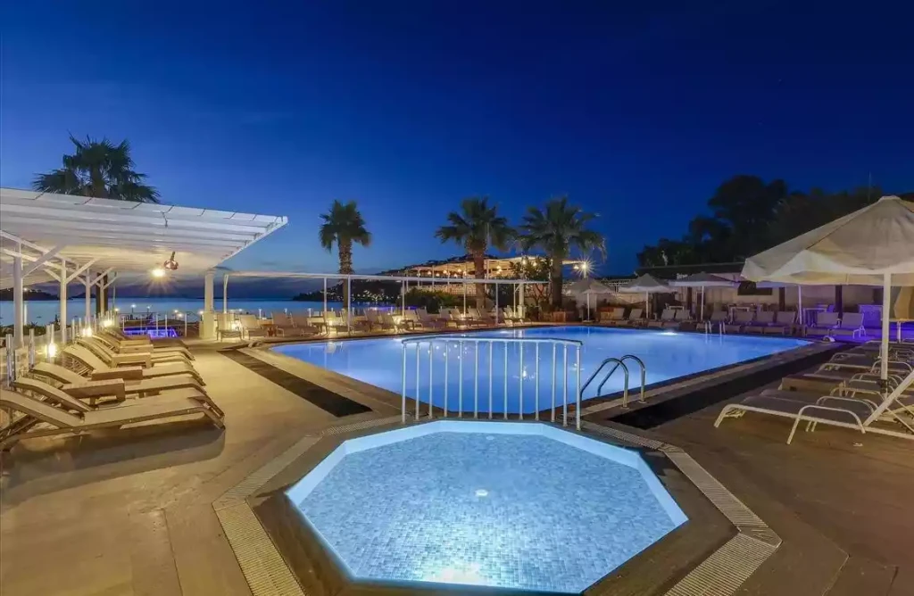 Golden Age Yalıkavak Bodrum | 3 Gece Otel Konaklamalı | İstanbul , Bursa Ve İzmir Hareketli