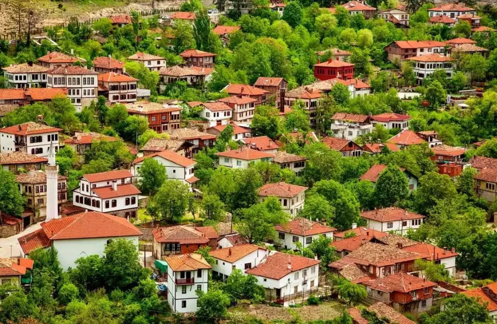 Güzelcehisar Lav Sütunları Safranbolu Amasra Zonguldak Turu | 1 Gece Konaklamalı