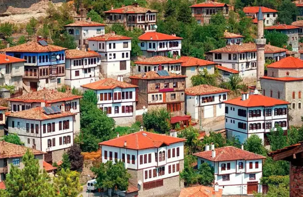 Güzelcehisar Lav Sütunları Safranbolu Amasra Zonguldak Turu | 1 Gece Konaklamalı