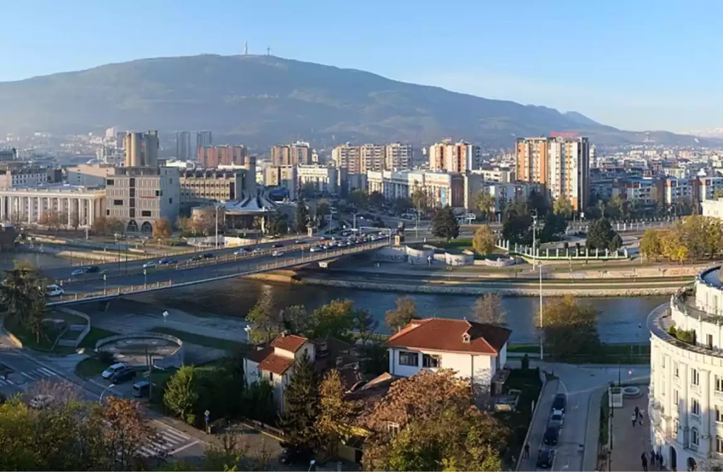 Balkan Güzelleri Ajet Havayolları İle Kosova Makedonya Turu