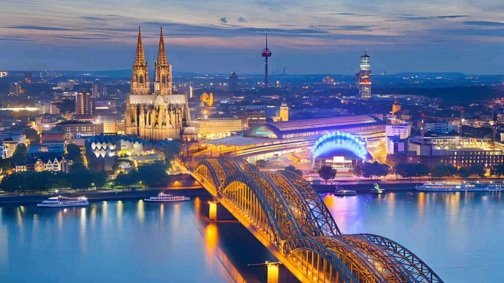 EKSPRESS BENELUX & PARIS 2026 KIS (ORY-AMS) / 5  Gece otel Konaklamalı / İstanbul Çıkışlı
