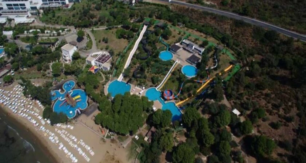 Aria Claros Beach Resort