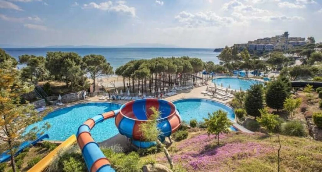 Aria Claros Beach Resort