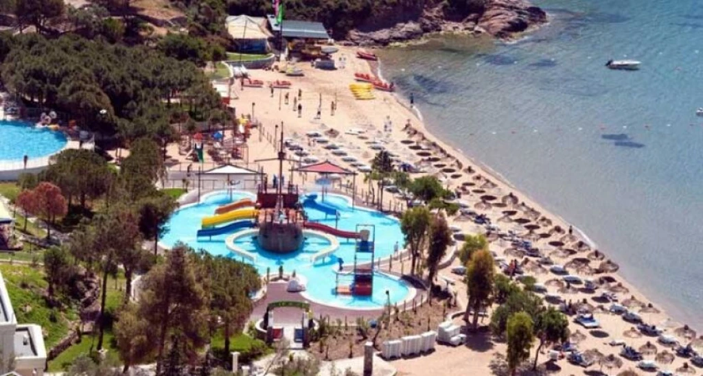 Aria Claros Beach Resort