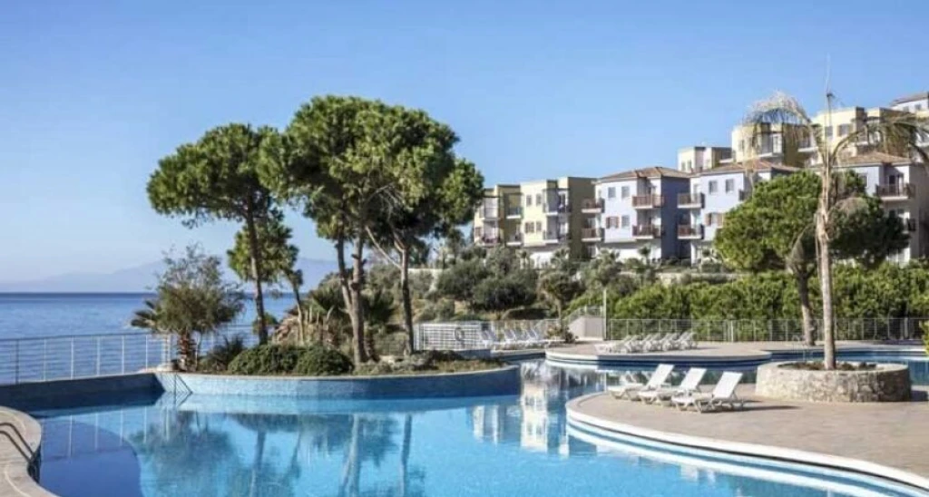 Aria Claros Beach Resort