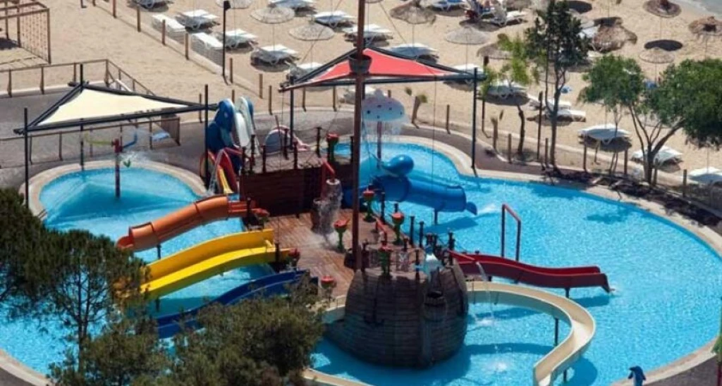 Aria Claros Beach Resort