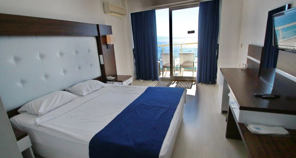 Arora Hotel