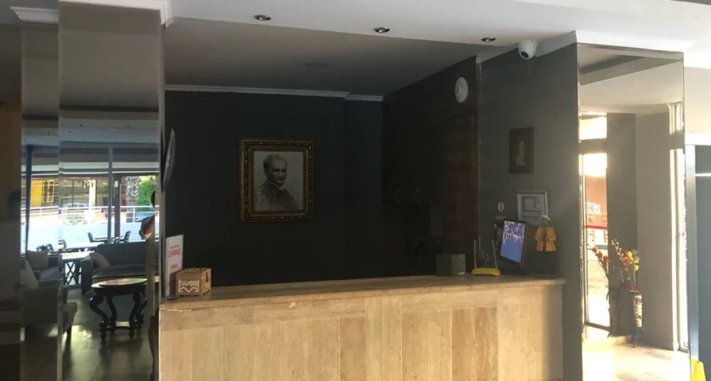 Astoria Life Hotel