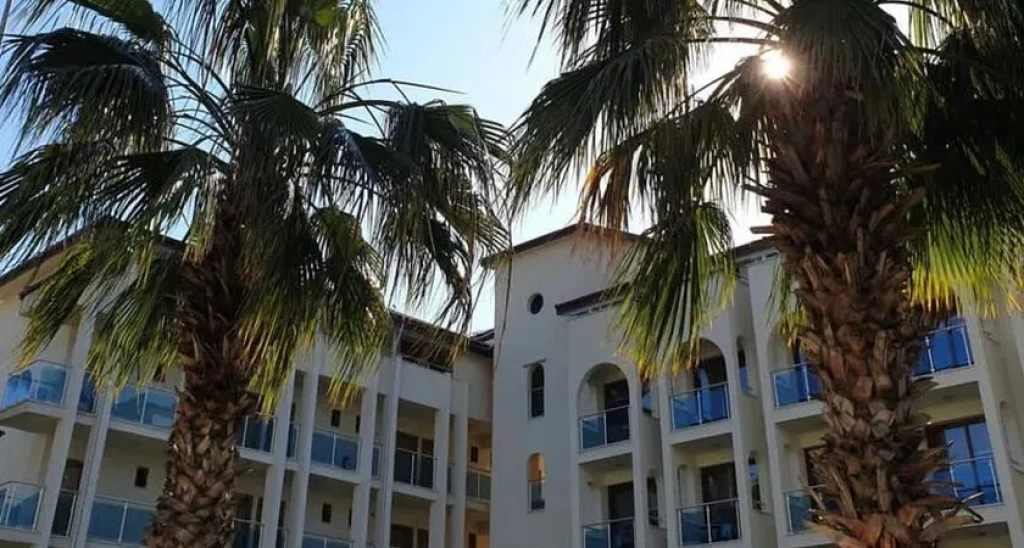Astoria Life Hotel
