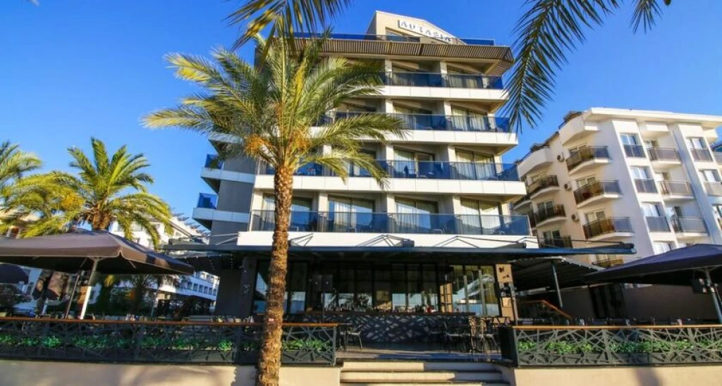Aurasia Beah Hotel