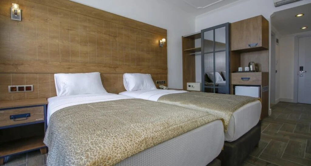 Aurasia Beah Hotel